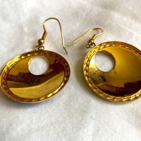 Abstract Pattern Pendant Earrings - Picture 6 of 9